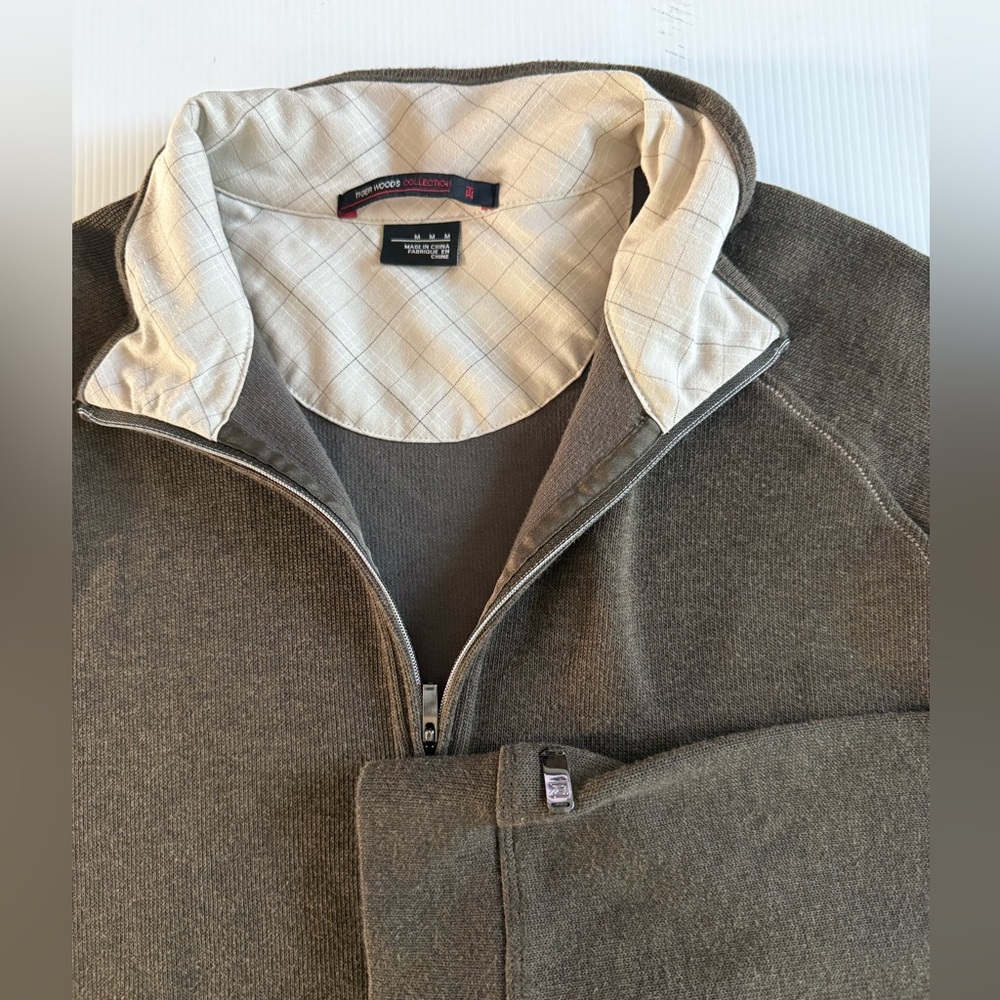 Tiger Woods Collection Half Zip Pullover Sweater Men’s Size Medium Color Brown‎
